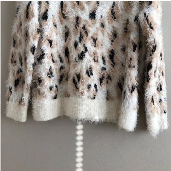 Minkpink Soft Comfy Fuzzy Leopard Print Long Sleeve Sweater Shirt Top White - Picture 4 of 10